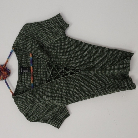 FOREVER 21 Stretchy Rib Knit Belly Crop Top Deep V Neck Green Short Sleeve EUC M - Picture 4 of 11
